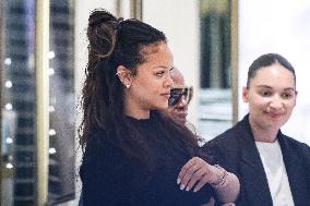 Cannes - Pregnant Rihanna Shopping at Boutique Messika