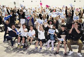 Locals celebrate Onosato's victory at summer sumo tournament