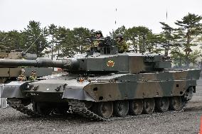 Japan defense minister visits GSDF base