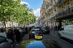 Taxi Drivers Protest Against Patient Transport Reforms in Paris