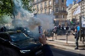 Taxi Drivers Protest Against Patient Transport Reforms in Paris