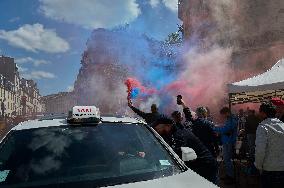 Taxi Drivers Protest Against Patient Transport Reforms in Paris