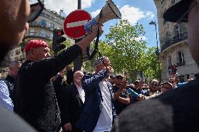 Taxi Drivers Protest Against Patient Transport Reforms in Paris