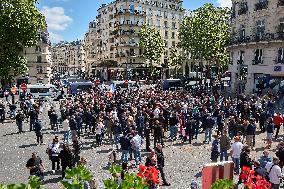 Taxi Drivers Protest Against Patient Transport Reforms in Paris