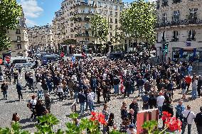 Taxi Drivers Protest Against Patient Transport Reforms in Paris
