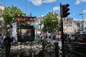 Taxi Drivers Protest Against Patient Transport Reforms in Paris