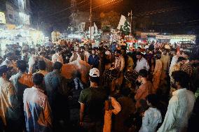 Party Members Gather In Support Of Army - Pakistan