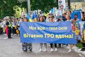 390 prisoners returned to Ukraine from Russia as part of first part of 1000 for 1000 exchange