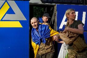 390 prisoners returned to Ukraine from Russia as part of first part of 1000 for 1000 exchange