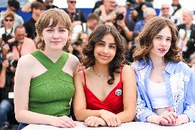 Cannes Jeunes Meres Photocall AM