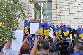 390 Ukrainians return home from Russian captivity