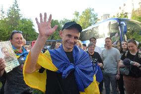 390 Ukrainians return home from Russian captivity