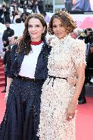 Cannes - Halle Berry And Juliette Binoche Clothing Gets Tangled On Red Carpet