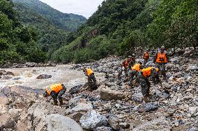 Mountain Flood Disaster Rescue in Sanshe