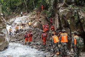 Mountain Flood Disaster Rescue in Sanshe