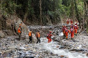 Mountain Flood Disaster Rescue in Sanshe