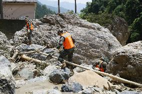 Mountain Flood Disaster Rescue in Sanshe