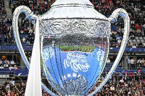 PSG celebrates French Cup trophy - FA