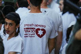 Settlers Storm The Old City Of Hebron