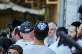 Settlers Storm The Old City Of Hebron