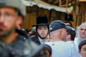 Settlers Storm The Old City Of Hebron