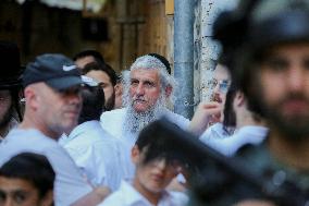 Settlers Storm The Old City Of Hebron