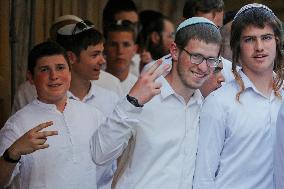 Settlers Storm The Old City Of Hebron