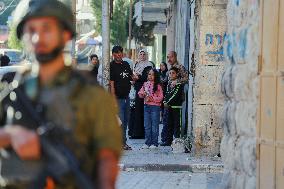Settlers Storm The Old City Of Hebron
