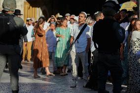 Settlers Storm The Old City Of Hebron