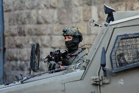 Settlers Storm The Old City Of Hebron