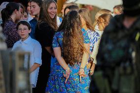 Settlers Storm The Old City Of Hebron