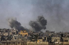 Airstrike Hits Jabalia Refugee Camp in Gaza