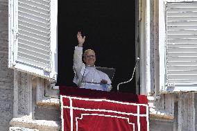 Pope Leo XIV Delivers His Blessing To The Faithful - Vatican