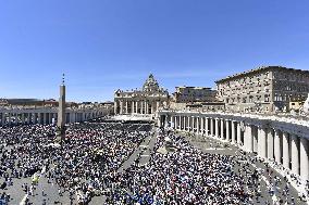 Pope Leo XIV Delivers His Blessing To The Faithful - Vatican