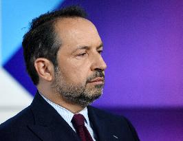 Sebastien Chenu On Dimanche En Politique - Paris