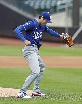CORRECTED: Baseball: Ohtani throws live batting practice
