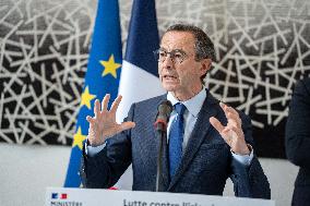 Bruno Retailleau reveals the outlines of his fight against Islamism - Nanterre AJ