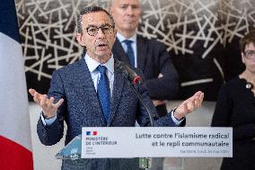 Bruno Retailleau reveals the outlines of his fight against Islamism - Nanterre AJ