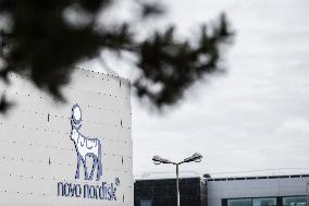 Ministerial Visit To Novo Nordisk Factory - Chartres