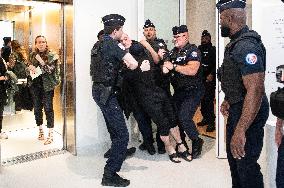 Piotr Pavlenski Arrested During the Trial of Mimi Marchand - Paris
