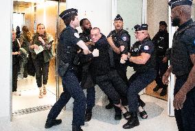 Piotr Pavlenski Arrested During the Trial of Mimi Marchand - Paris