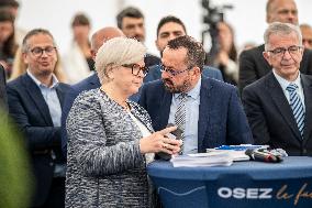 Ministerial Visit To Novo Nordisk Factory - Chartres