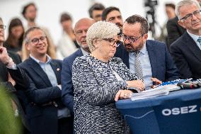 Ministerial Visit To Novo Nordisk Factory - Chartres