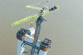 Zhangjinggao Yangtze River Bridge Construction