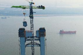 Zhangjinggao Yangtze River Bridge Construction