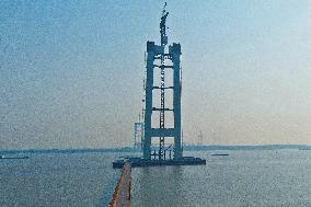 Zhangjinggao Yangtze River Bridge Construction