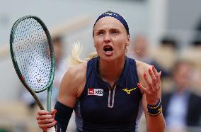 French Open - Women s Single - Iga Swiatek vs Rebecca Sramkov