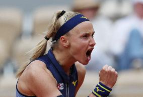 French Open - Women s Single - Iga Swiatek vs Rebecca Sramkov