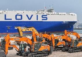 China Automobile Exports Maintain Growth Momentum