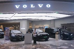 Volvo Lays Off 3000 Employees